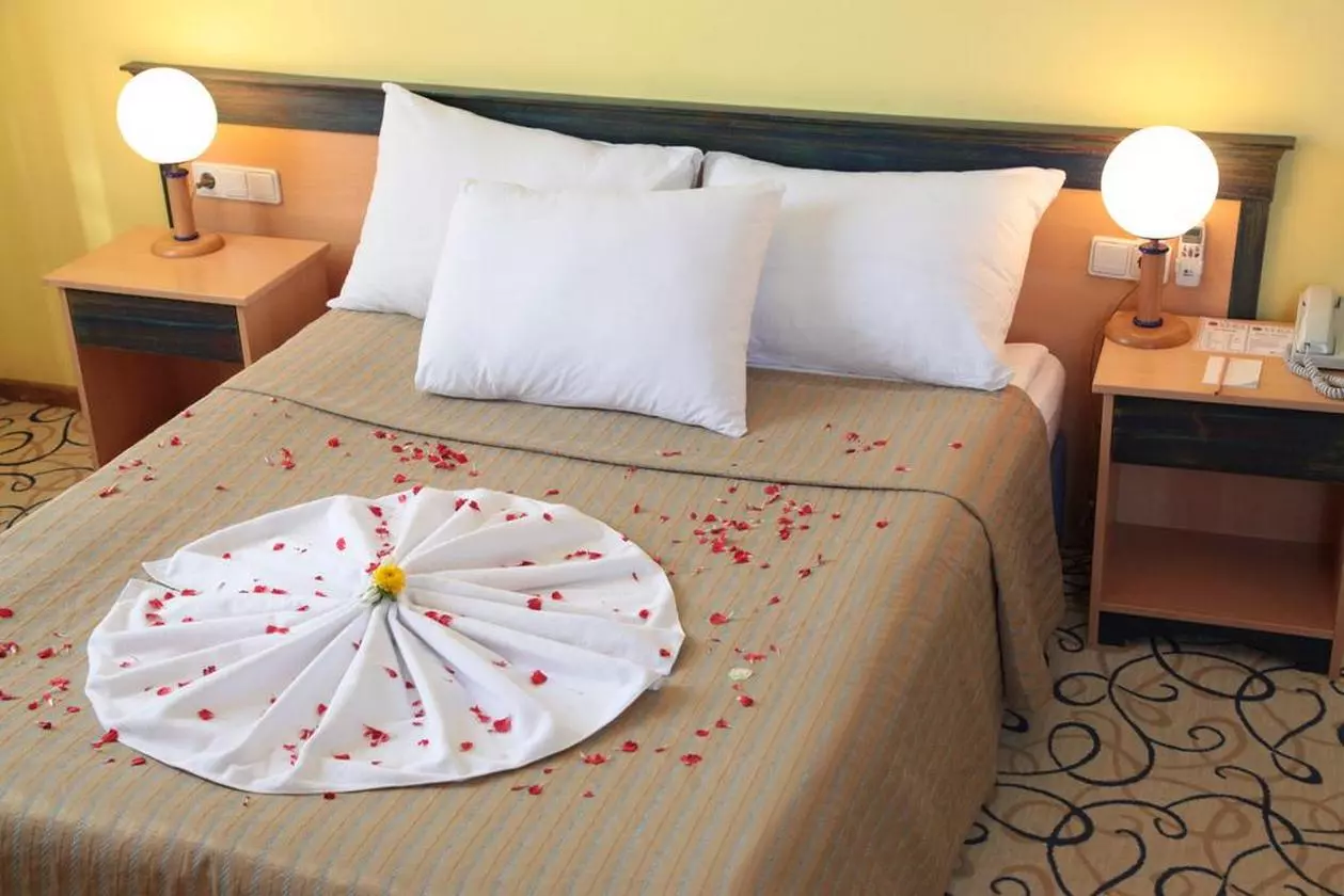 259974TASSARAY_SHABAVIZPARVAZ (7).jpg